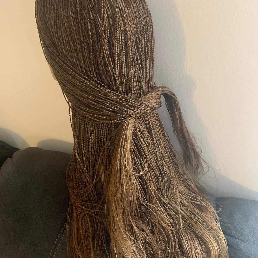 Braided wig - Picture 5 of 8